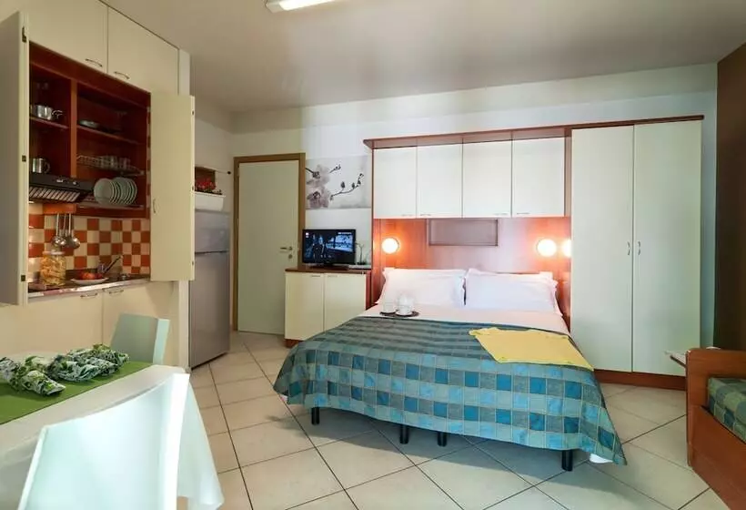 استودیوی استاندارد, Residence Riviera