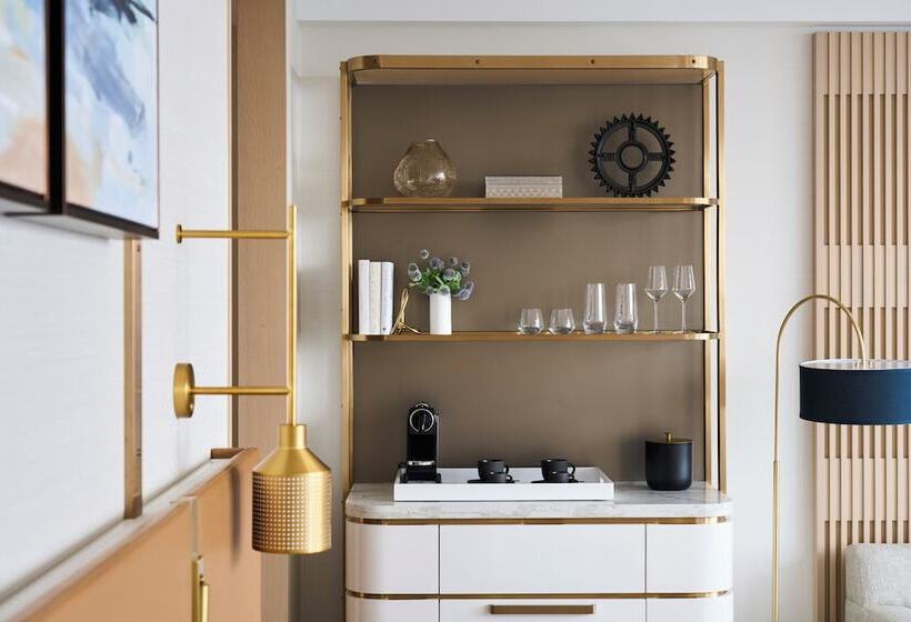 Premium room with river view, Four Seasons Hotel Minneapolis