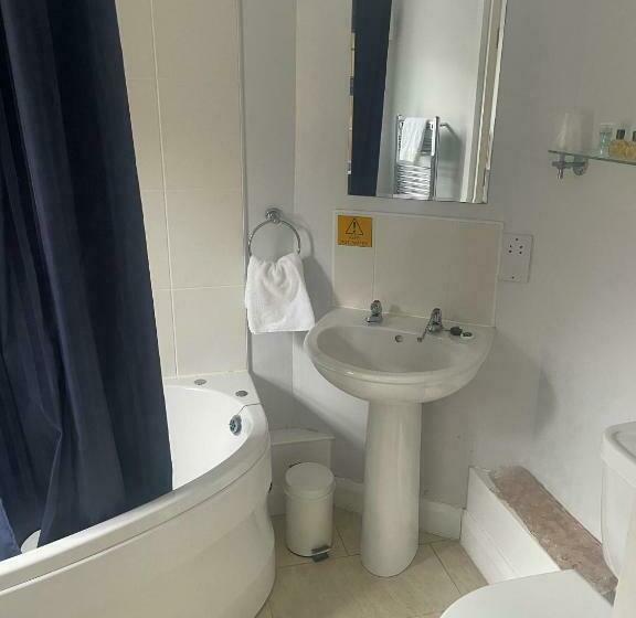 스탠다드 룸, The Moorings