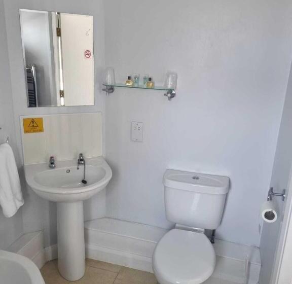 수피리어 룸, The Moorings