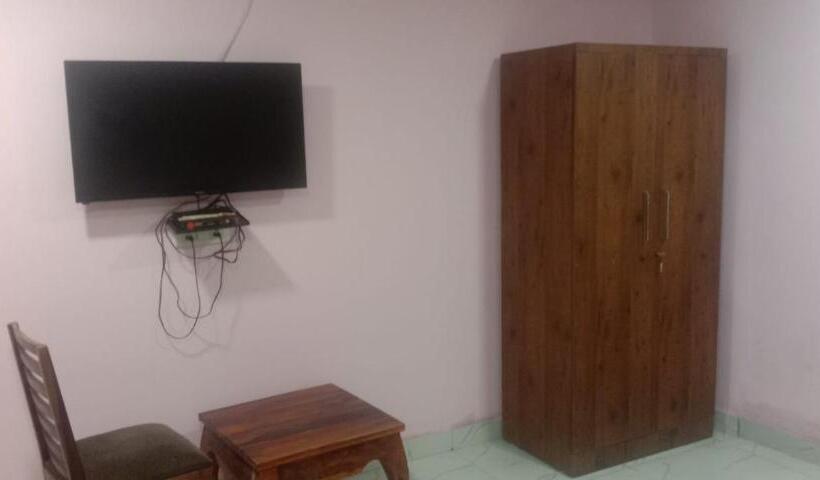 חדר קלאסי לשלושה, Oyo 87740 The Paris