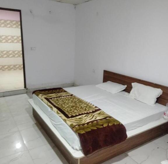 חדר קלאסי לשלושה, Oyo 87740 The Paris