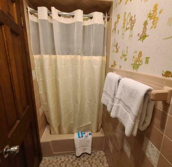 اتاق استاندارد با تخت بزرگ, Royal Crest Inn   Hampton Beach