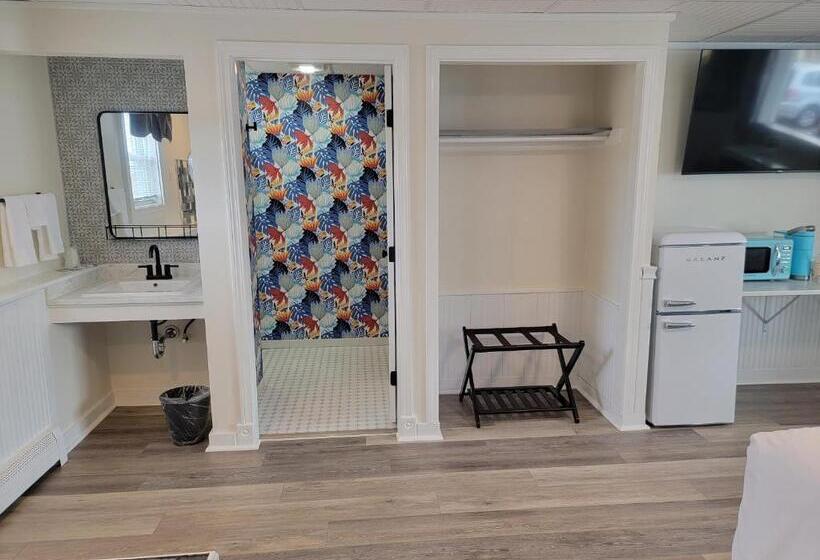 سوئیت با تخت بزرگ, Royal Crest Inn   Hampton Beach