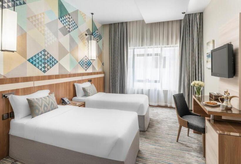 スーペリアールーム, Roots