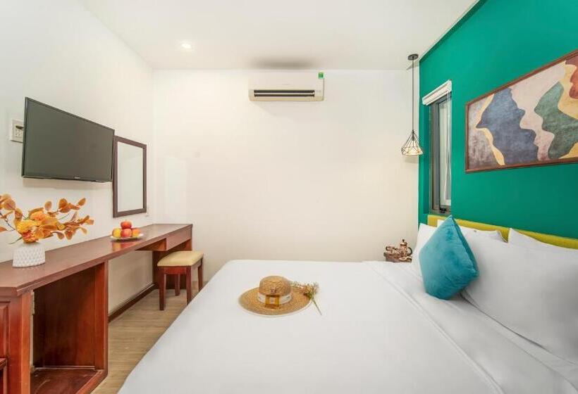 اتاق لوکس, May Beach