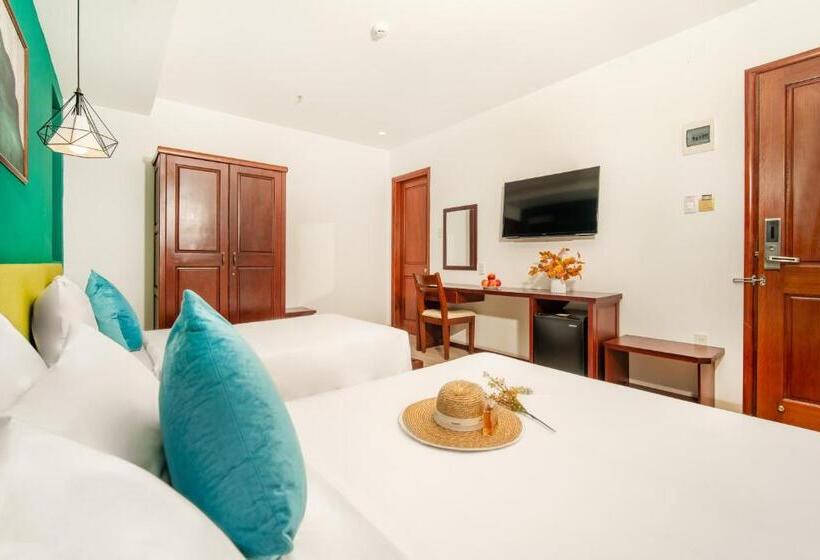 اتاق لوکس, May Beach