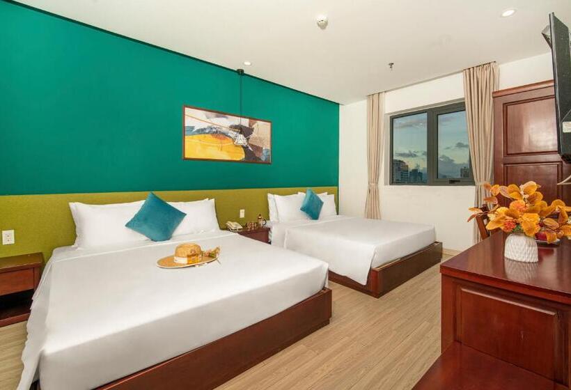 اتاق لوکس سه تخته, May Beach