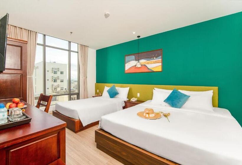 اتاق لوکس سه تخته, May Beach