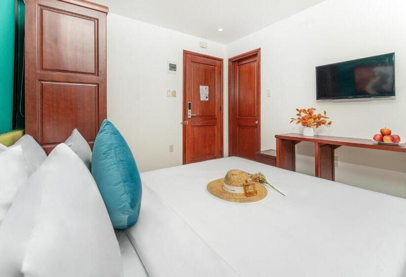 اتاق لوکس, May Beach