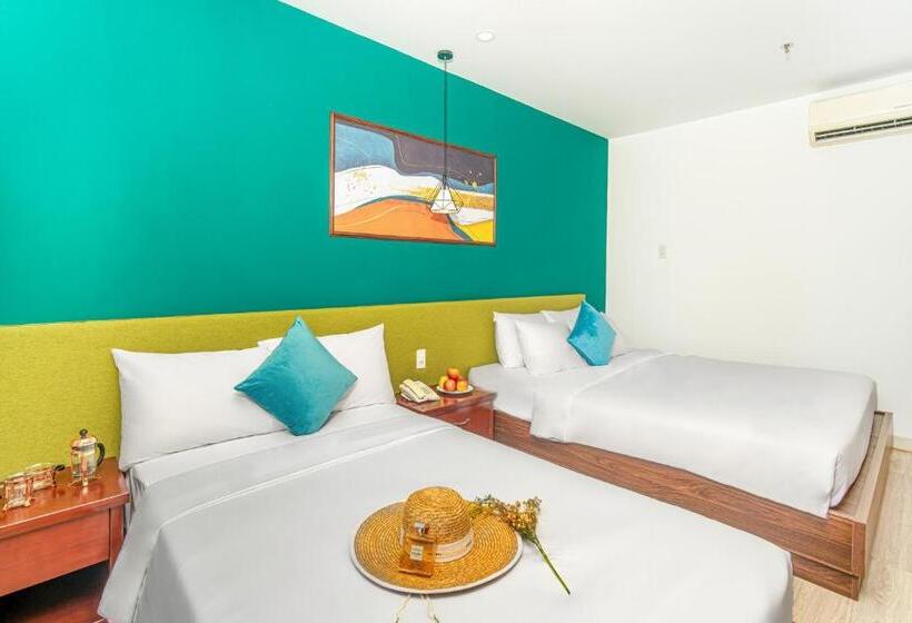 اتاق لوکس, May Beach