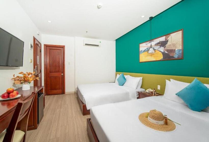 اتاق لوکس, May Beach