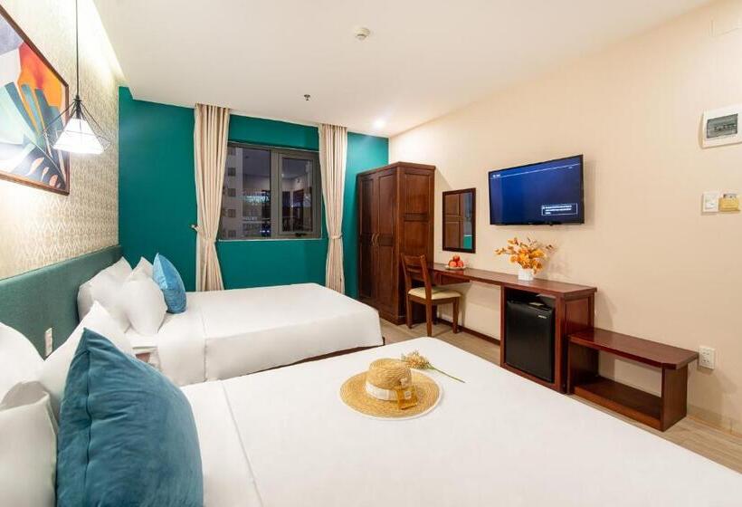 اتاق لوکس سه تخته, May Beach