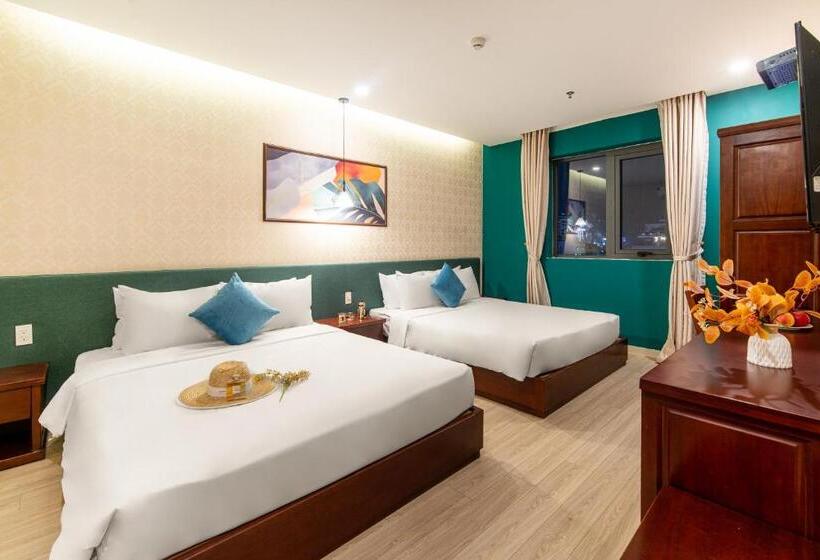 اتاق لوکس سه تخته, May Beach