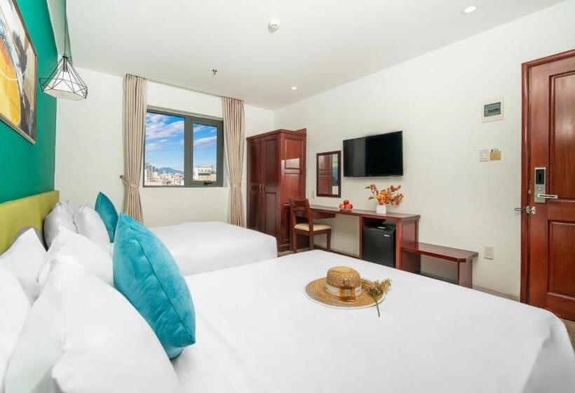 اتاق لوکس سه تخته, May Beach