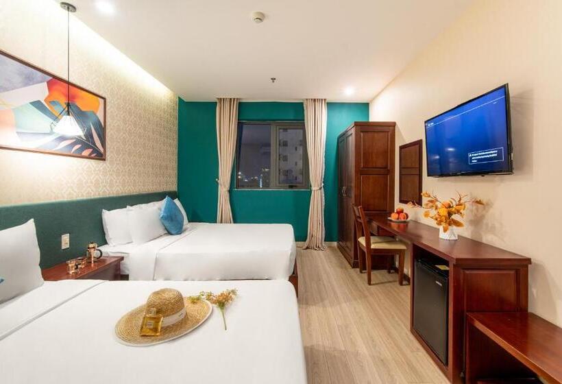 اتاق لوکس سه تخته, May Beach