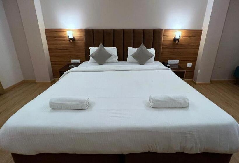 חדר סופריור, The Phoenix Residency