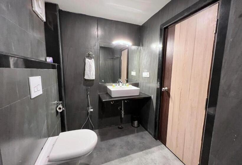 חדר סופריור, The Phoenix Residency