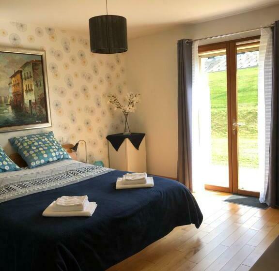 اتاق استاندارد با چشم‌انداز باغ, Aux Trois Mûriers