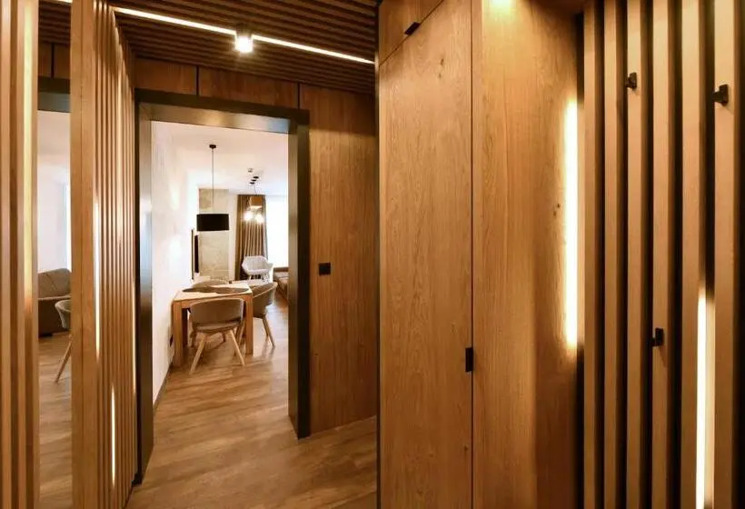 デラックススタジオ, Aplend Hotel Ovruč