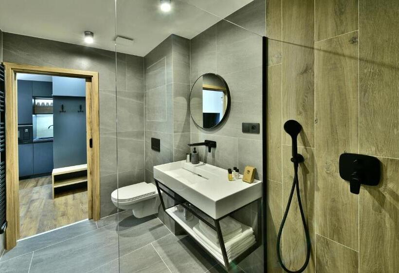 דירה בת חדר שינה 1 עם מרפסת, Aplend Hotel Ovruč