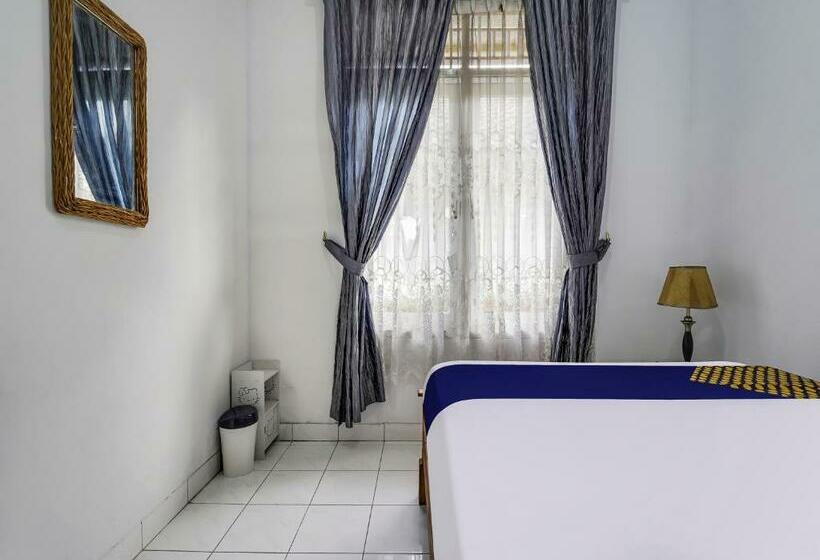 Номер Economy, Spot On 91107 Villa Galaxy Resort