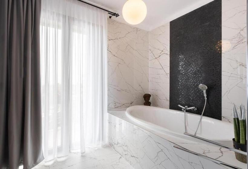 小型套房带阳台, Castrum Wine Relais