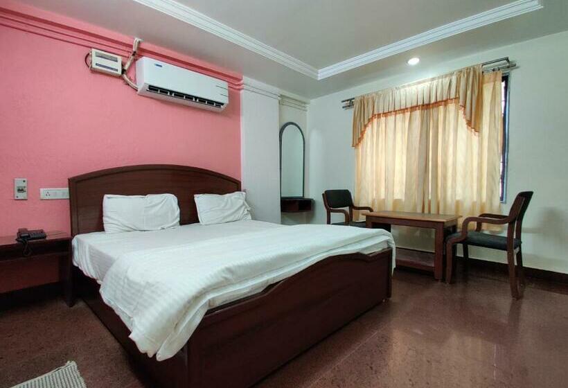 Номер Deluxe, Gangavaram Residency