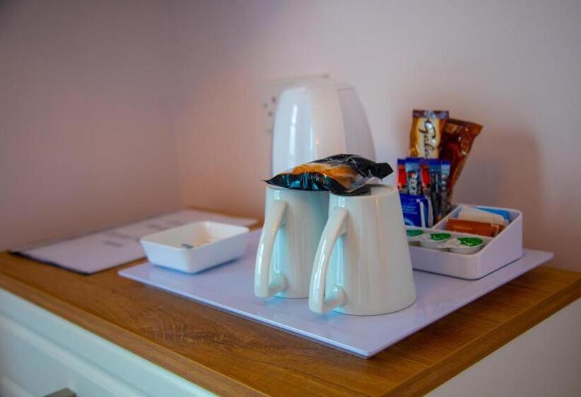 Номер Стандарт Вид на Сад, Carmel House