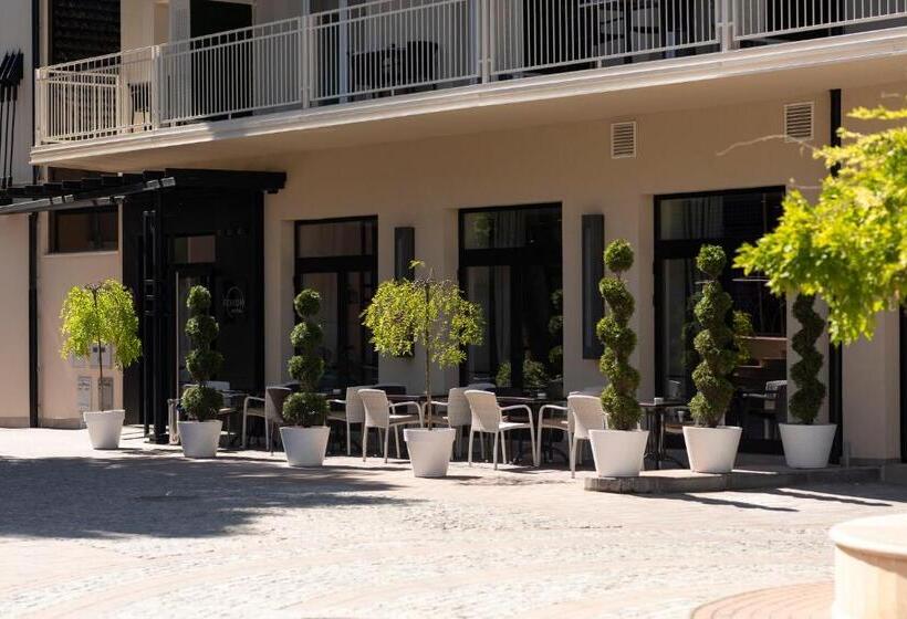 Superior studio with balcony, Forum Garni