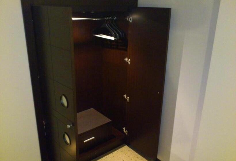 חדר סטנדרט לשלושה, Grg Hotel Naha