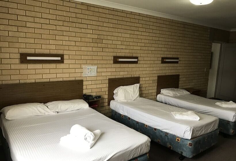 家庭间, The Cubana Ballina