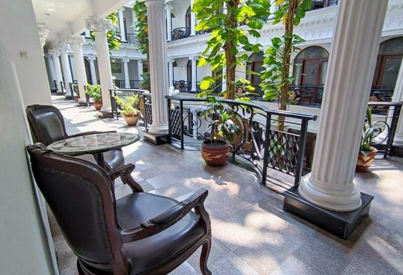 חדר סופריור, The Grand Palace Hotel Malang