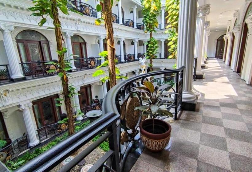 חדר דלוקס, The Grand Palace Hotel Malang