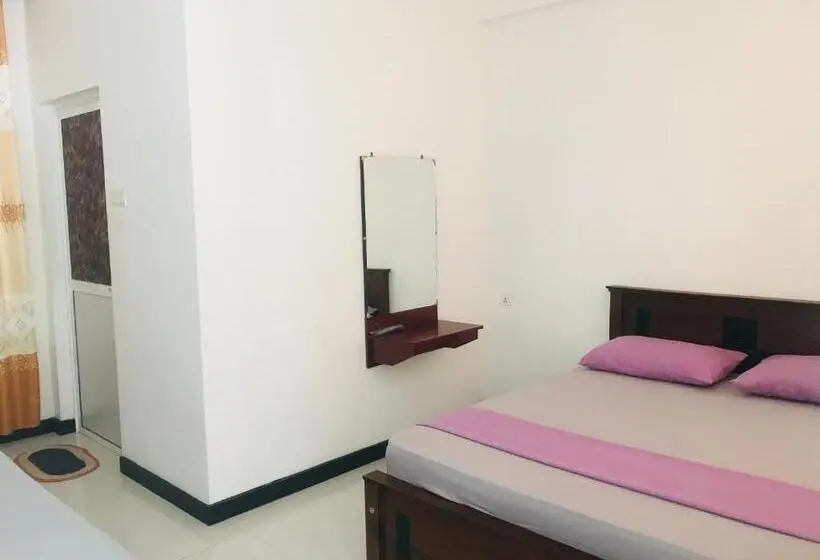 Superior Kolmen Hengen Huone, Ganthera Kataragama