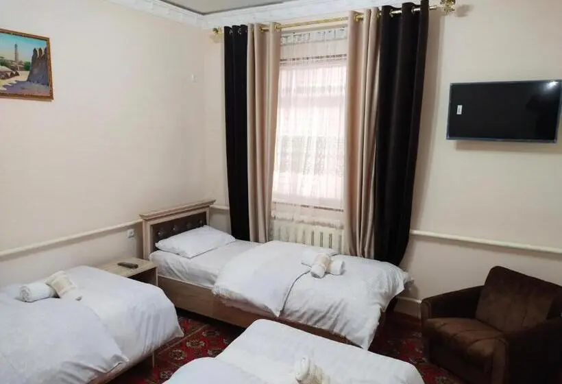 Quarto Triplo Standart, Sulton Sayyor