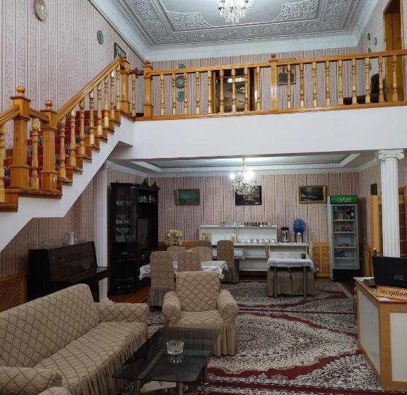 スタンダードトリプルルーム, Sulton Sayyor