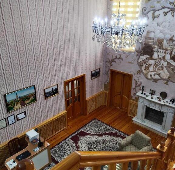 スタンダードトリプルルーム, Sulton Sayyor