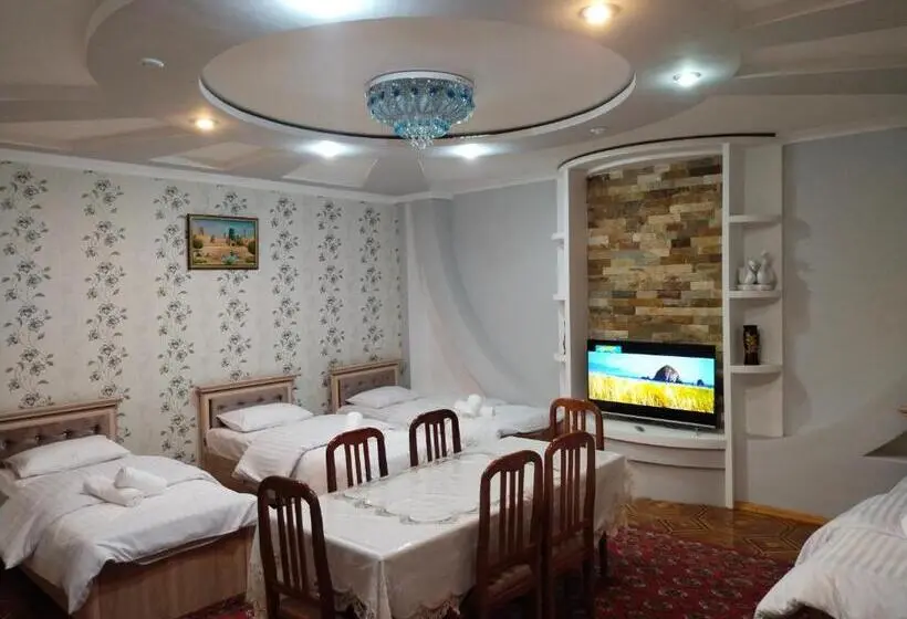 Quarto Familiar, Sulton Sayyor