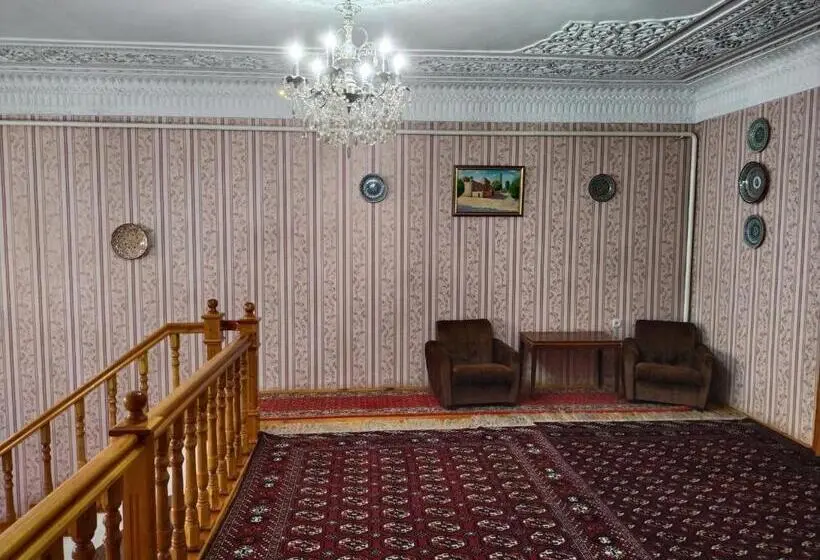 Quarto Familiar, Sulton Sayyor