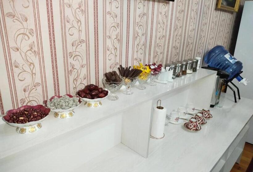 ファミリールーム, Sulton Sayyor