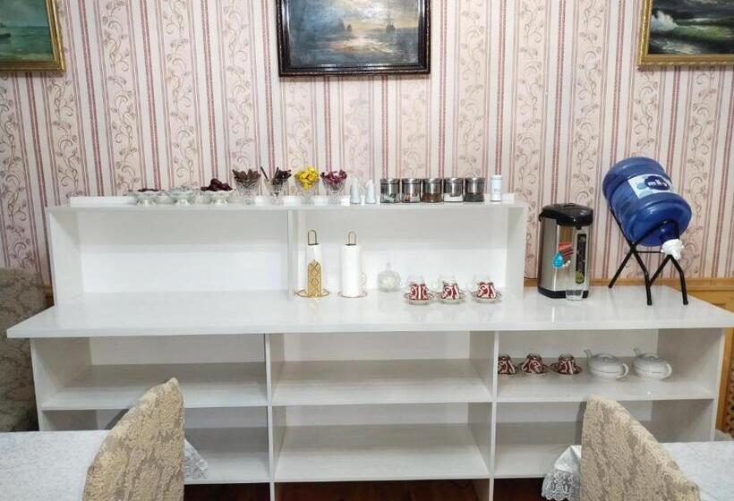 ファミリールーム, Sulton Sayyor