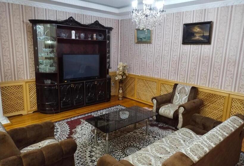 ファミリールーム, Sulton Sayyor