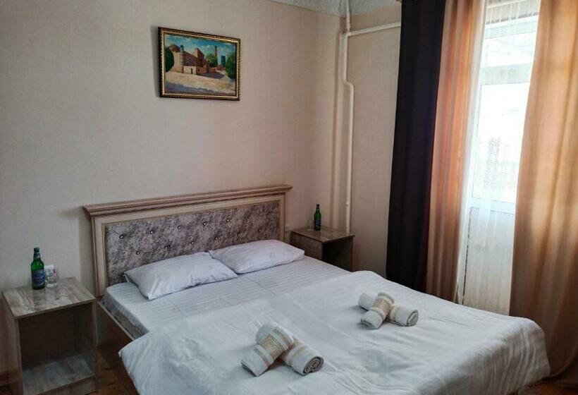 スタンダードルーム, Sulton Sayyor