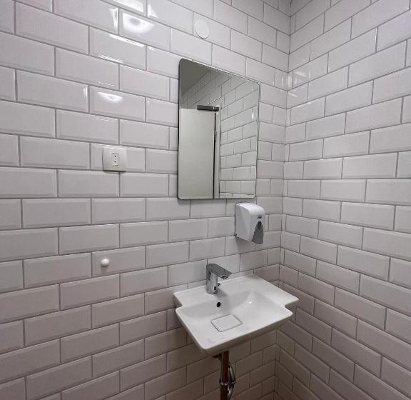 اتاق استاندارد سه نفره, Erjavčeva Mountain Hut At Vršič Pass