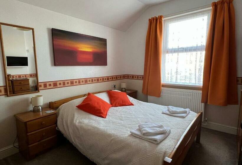 חדר משפחתי, B&b Near The Sea