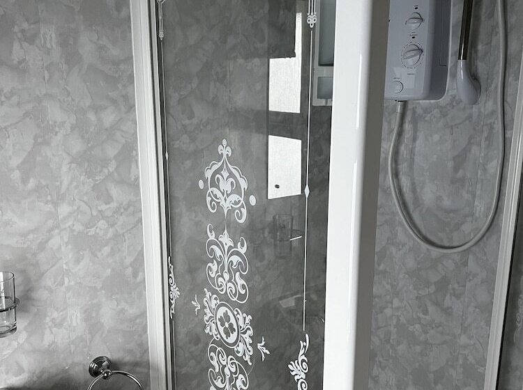 חדר משפחתי, B&b Near The Sea