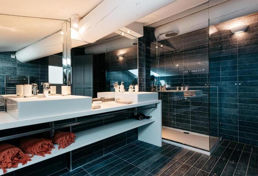 جناح عائلي, Domaine Perréal Chambres D Hôtes