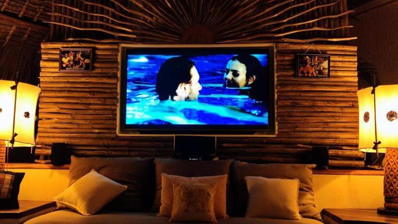اتاق لوکس, Lions  Luxury Eco Resort & Spa