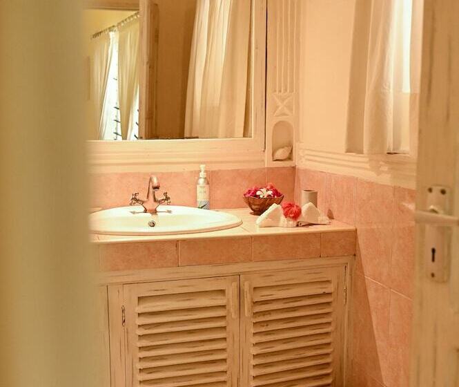 اتاق لوکس, Lions  Luxury Eco Resort & Spa